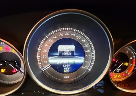 2013 Mercedes-Benz C 300 4Matic z USA, uszkodzony, nr VIN WDDGF8AB0DR280263